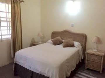Hillside Apartments Kingstown Luaran gambar