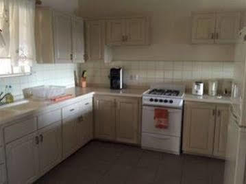 Hillside Apartments Kingstown Luaran gambar