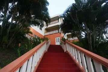 Hillside Apartments Kingstown Luaran gambar